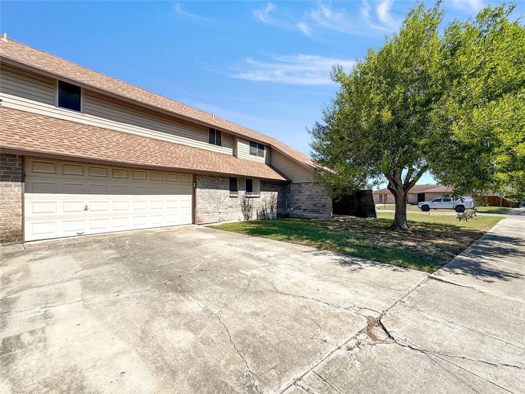 845 Egyptian Dr, Corpus Christi, TX 78412 — photo 4