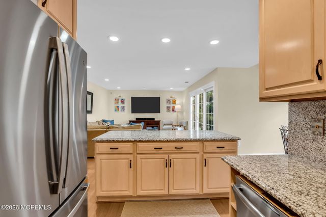 190 Kentucky Way, Freehold, NJ 07728