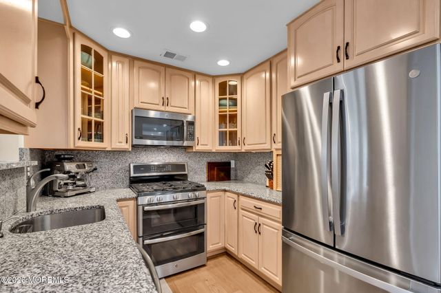 190 Kentucky Way, Freehold, NJ 07728