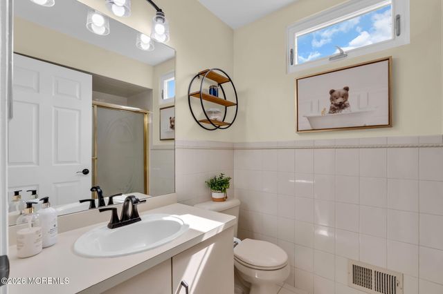 190 Kentucky Way, Freehold, NJ 07728