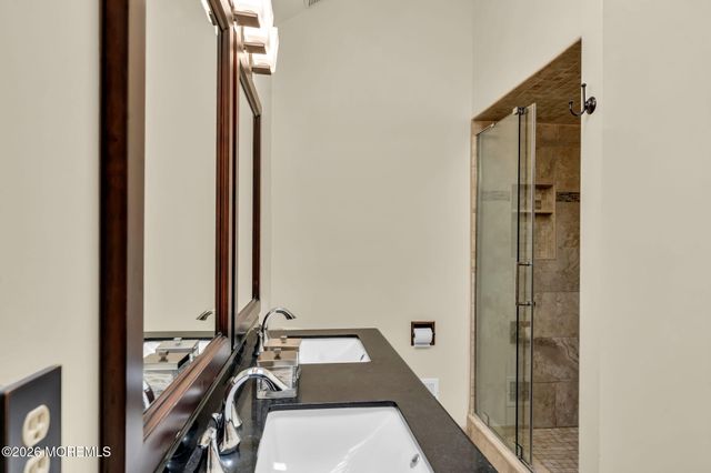 190 Kentucky Way, Freehold, NJ 07728