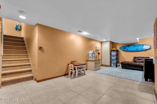 190 Kentucky Way, Freehold, NJ 07728