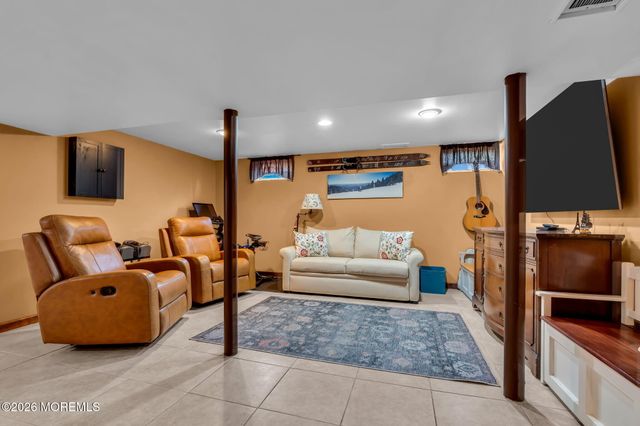 190 Kentucky Way, Freehold, NJ 07728