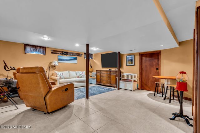 190 Kentucky Way, Freehold, NJ 07728