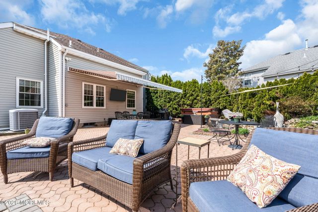 190 Kentucky Way, Freehold, NJ 07728