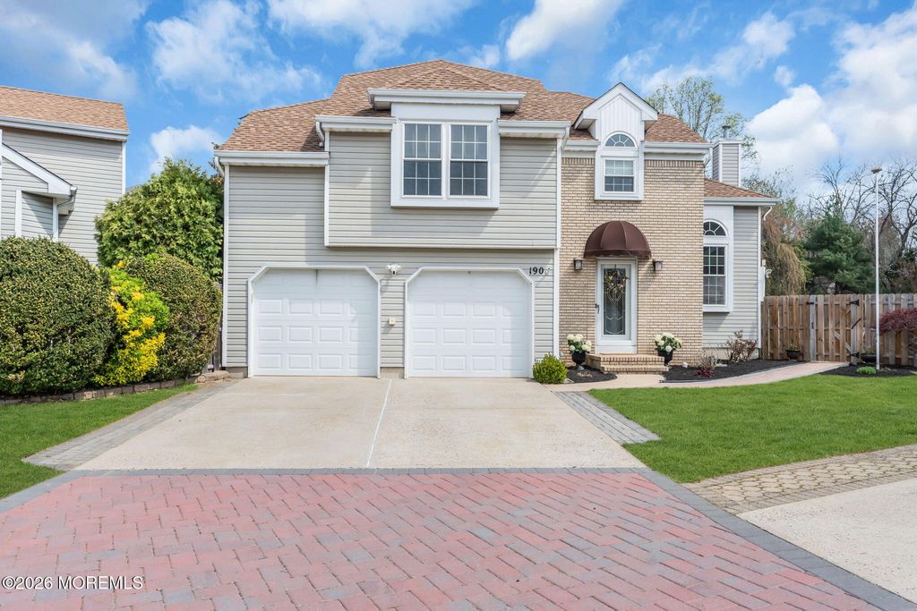 190 Kentucky Way, Freehold, NJ 07728