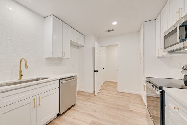 1933 Garden Crest Lane, Dallas, TX 75232