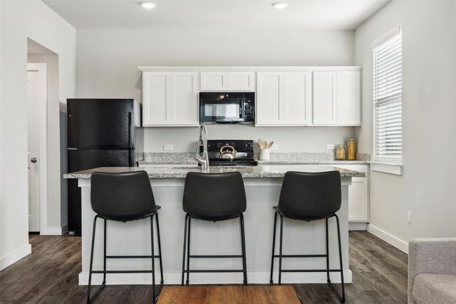 202 Evans ST 4, Hutto, TX 78634