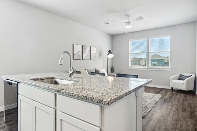 202 Evans ST 4, Hutto, TX 78634