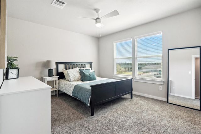 202 Evans ST 4, Hutto, TX 78634