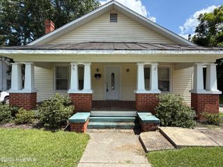 306 E Johnson Street, Clinton, NC 28328