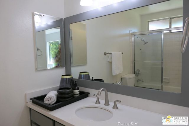 952 N Camino Condor, Palm Springs, CA 92262