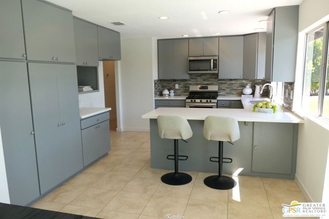 952 N Camino Condor, Palm Springs, CA 92262