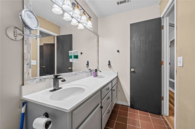 118 Fox Run Place A&B, Lowell, AR 72745