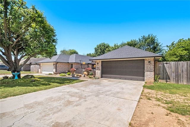 118 Fox Run Place A&B, Lowell, AR 72745