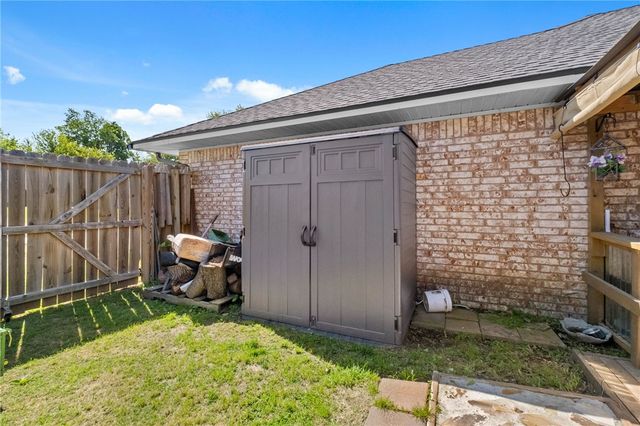 118 Fox Run Place A&B, Lowell, AR 72745