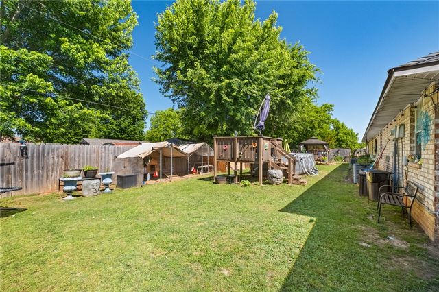 118 Fox Run Place A&B, Lowell, AR 72745