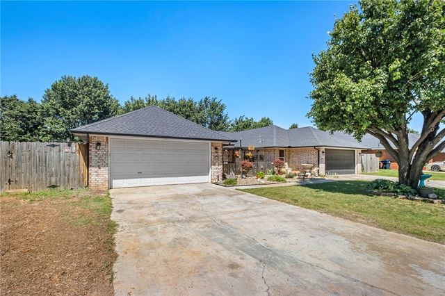 118 Fox Run Place A&B, Lowell, AR 72745