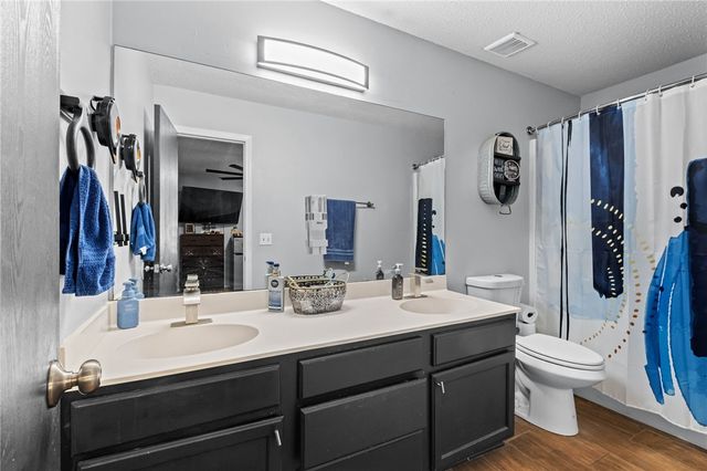118 Fox Run Place A&B, Lowell, AR 72745