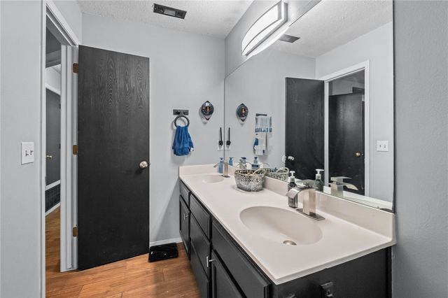 118 Fox Run Place A&B, Lowell, AR 72745
