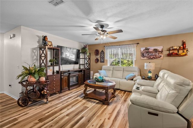 118 Fox Run Place A&B, Lowell, AR 72745