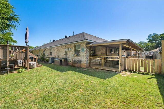 118 Fox Run Place A&B, Lowell, AR 72745