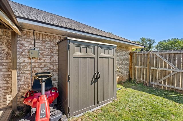 118 Fox Run Place A&B, Lowell, AR 72745