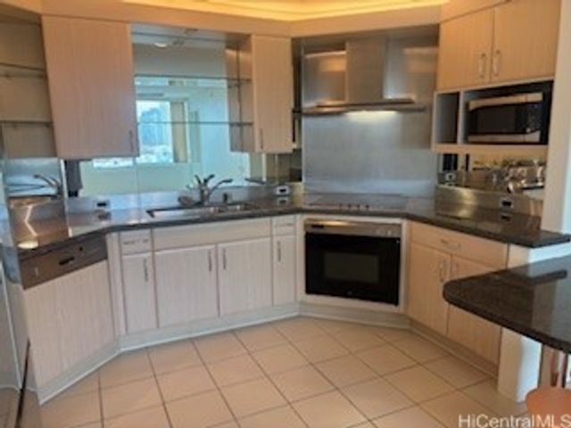 88 Piikoi Street 2605, Honolulu, HI 96814