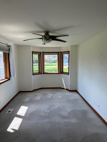 4737 Winchester Avenue, Lisle, IL 60532