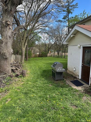4737 Winchester Avenue, Lisle, IL 60532