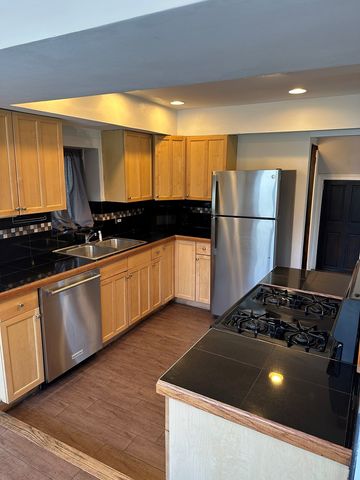 4737 Winchester Avenue, Lisle, IL 60532