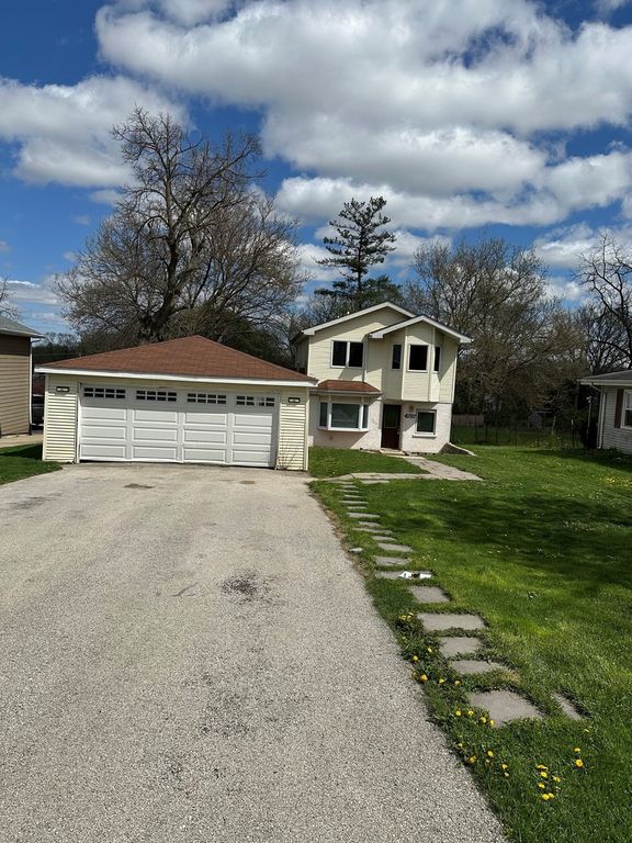 4737 Winchester Avenue, Lisle, IL 60532