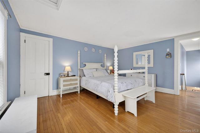 22 Perry Avenue, Bayville, NY 11709