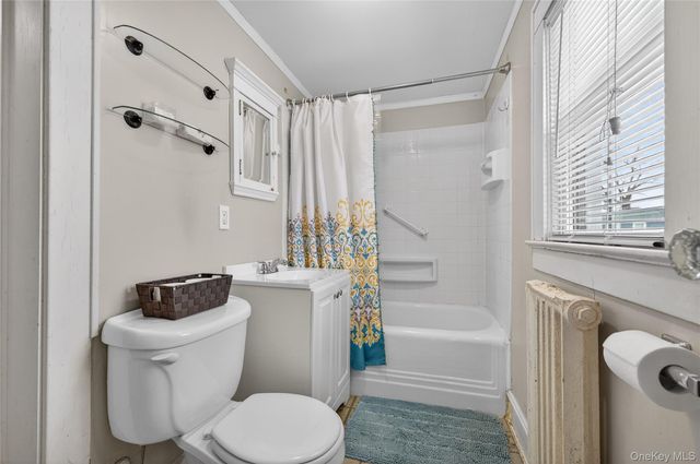 22 Perry Avenue, Bayville, NY 11709