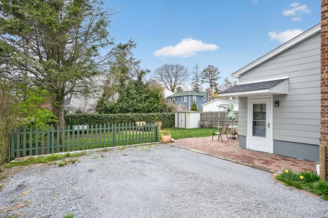 22 Perry Avenue, Bayville, NY 11709