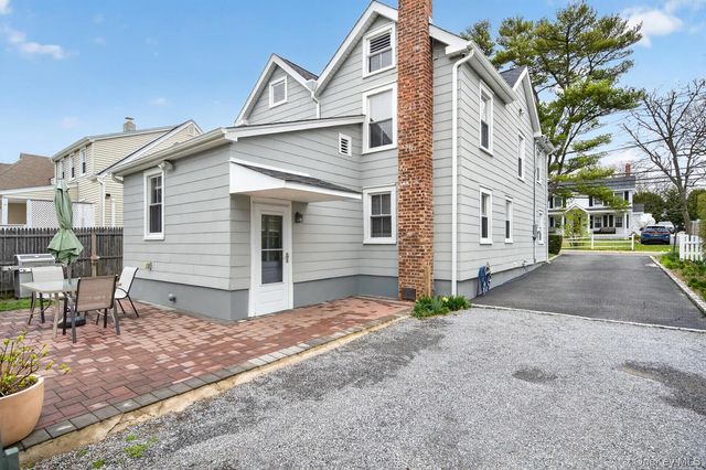 22 Perry Avenue, Bayville, NY 11709