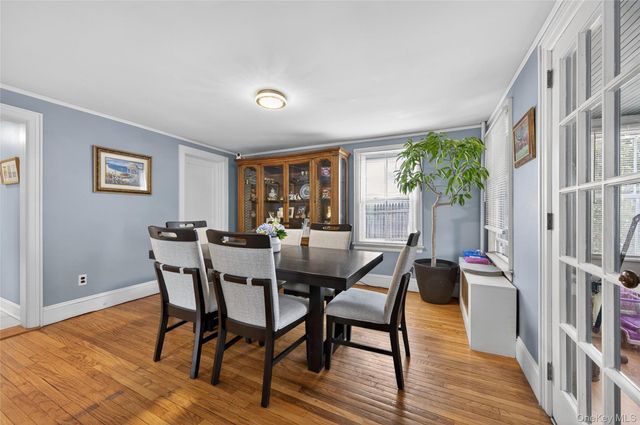 22 Perry Avenue, Bayville, NY 11709