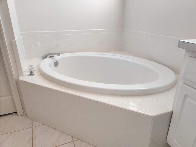 4469 EDINBRIDGE CIRCLE 25, Sarasota, FL 34235