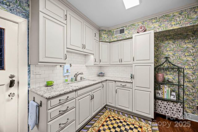 185 Macon Avenue B9, Asheville, NC 28804