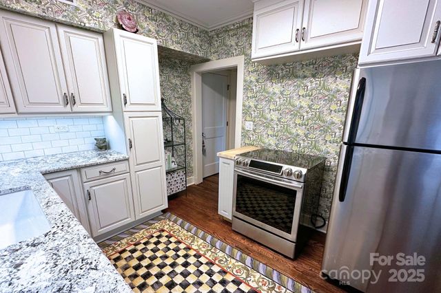 185 Macon Avenue B9, Asheville, NC 28804