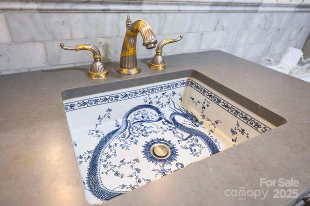 185 Macon Avenue B9, Asheville, NC 28804