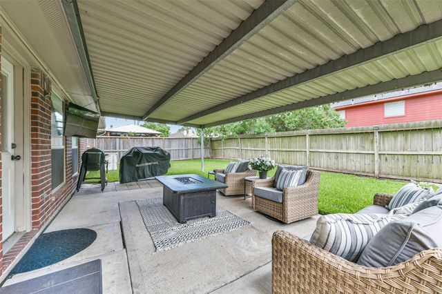 4929 Archway Drive, La Porte, TX 77571
