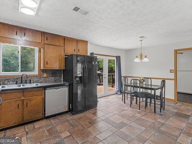 10 Glenn Burnie Drive, Stockbridge, GA 30281