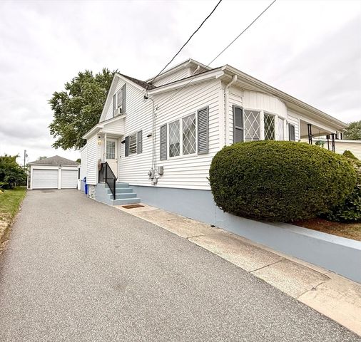123 Ferris St, Pawtucket, RI 02861