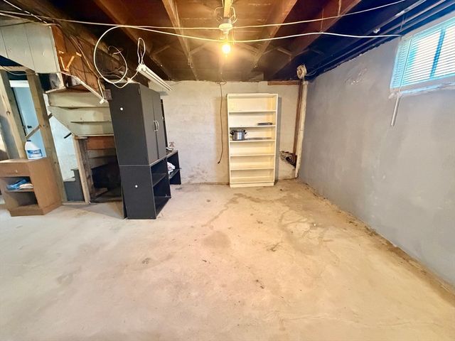 123 Ferris St, Pawtucket, RI 02861