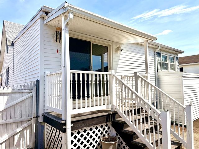 123 Ferris St, Pawtucket, RI 02861