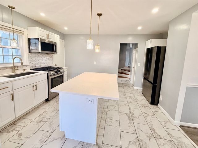 123 Ferris St, Pawtucket, RI 02861