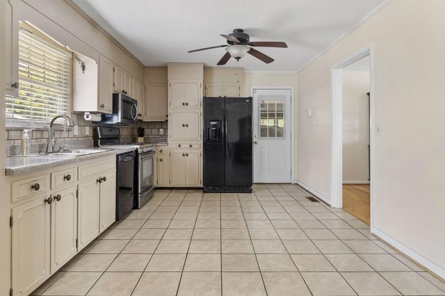 4108 Forest Plaza Drive, Hixson, TN 37343
