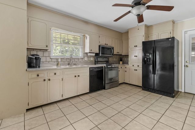 4108 Forest Plaza Drive, Hixson, TN 37343