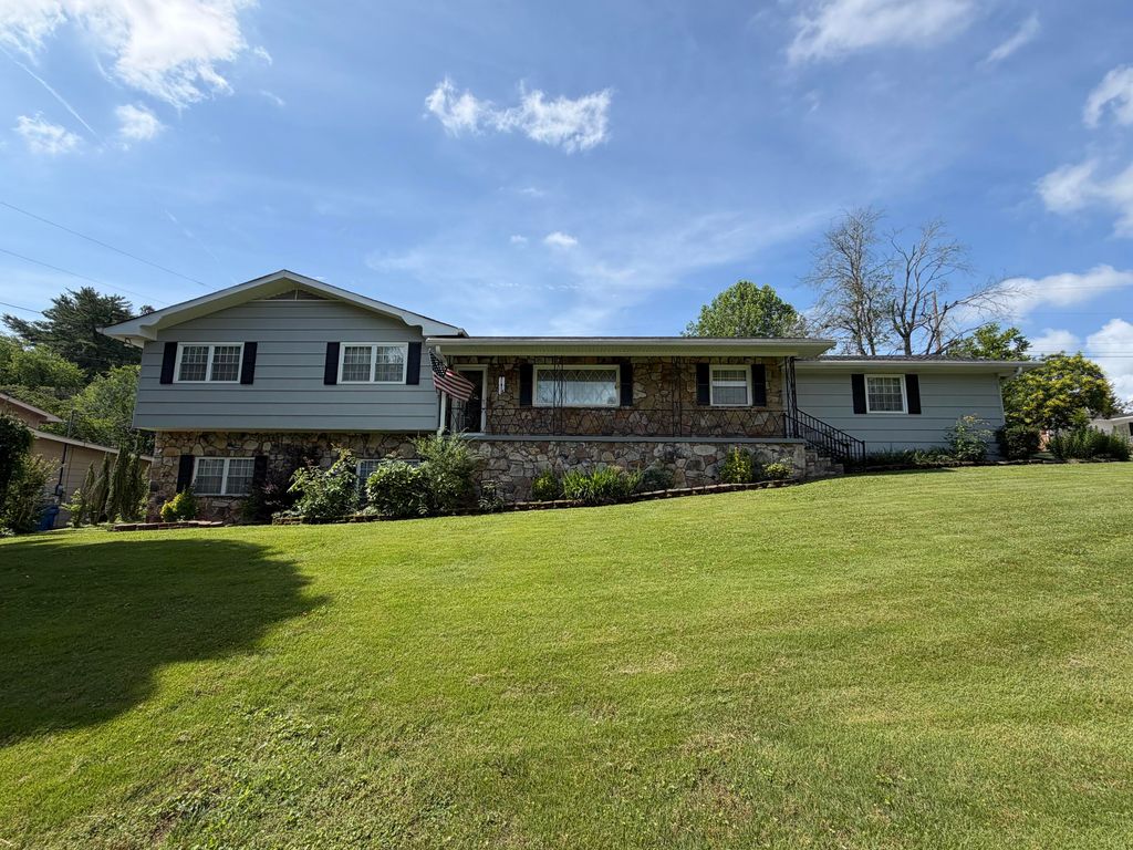 4108 Forest Plaza Drive, Hixson, TN 37343